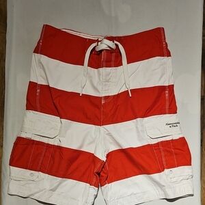 Abercrombie & Fitch Men’s Red and White Striped Cargo Shorts